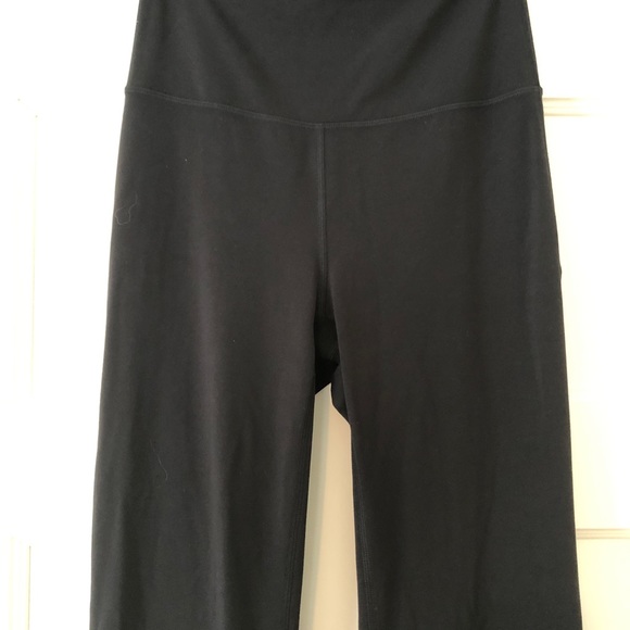Lululemon Groove Flare Pant - Size 6 - Picture 4 of 6